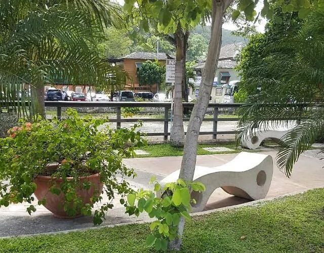 Mcfarlane's Place Ocho Rios