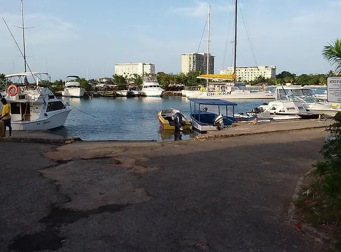 Mcfarlane's Place Ocho Rios