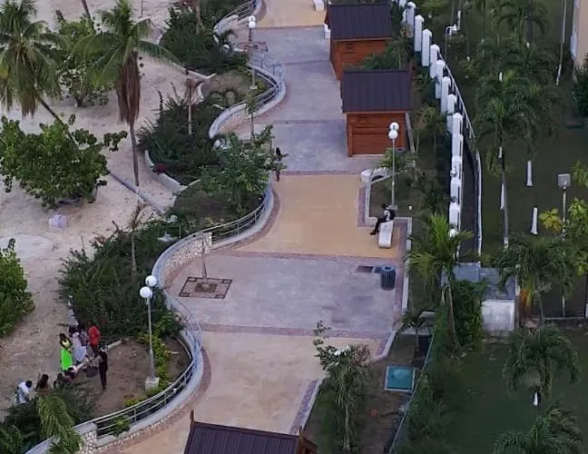 Mcfarlane's Place * Ocho Rios